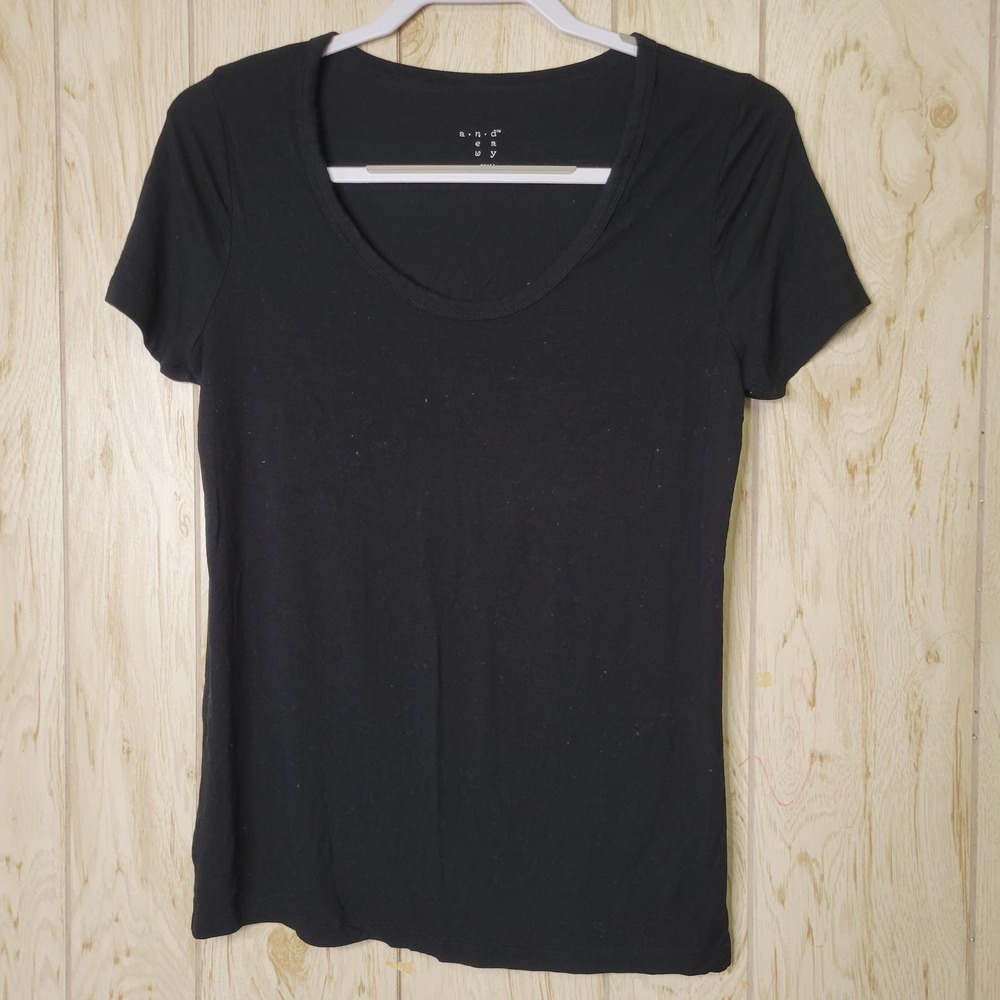 ❤️A New Day Black Scoop Neck Black Tee